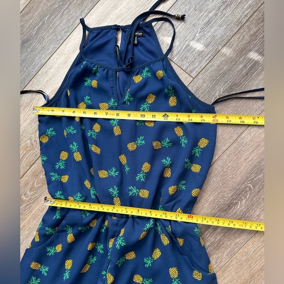 🛍️A S U Wish cuts romper shorts with excellent condition. - Picture 6 of 10